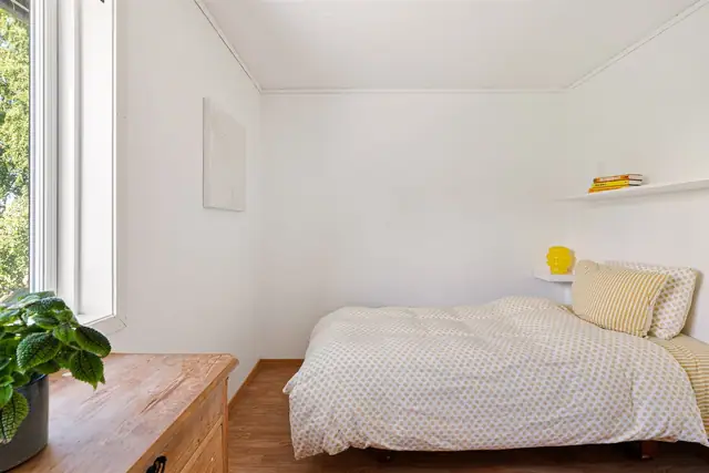 3 romslige soverom, på hhv 6,5, 8,5 og 11m².