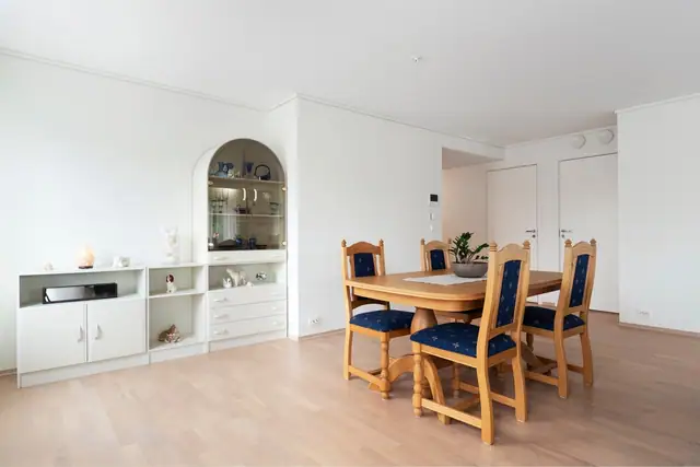 Lys, romslig & moderne 3-roms hjørneleilighet. Vestvendt veranda. Heis, parkering & sportsbod. Flott utsikt mot Sundet. — bilde 6