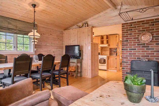 Well-kept & well-appointed leisure home in a good location. Parking by the cabin. Bathroom from 2023. 2 bedrooms + mezzanine. — image 13