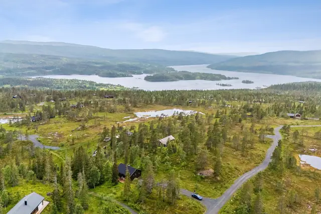 Fine forhold for bærplukking, jakt, fiske og friluftsliv.