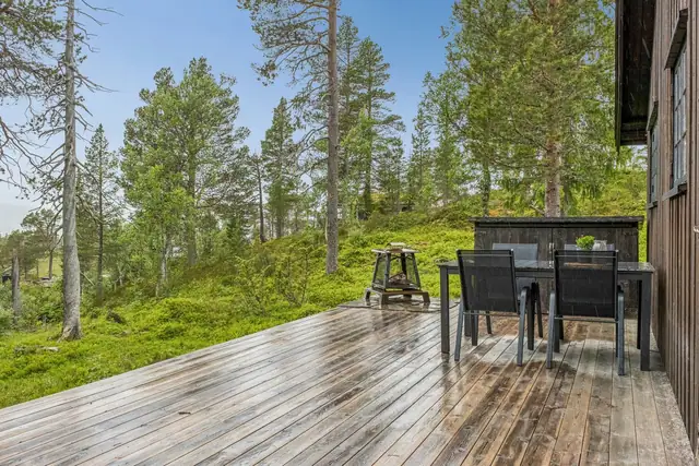 Hytten har et terrasse areal på ca. 63m².