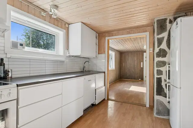 Charming detached house by the beautiful Skjækerfossen waterfall. Right next to fine areas for hunting, fishing and outdoor life. — image 11