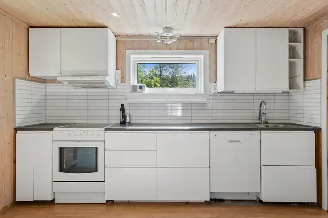 Charming detached house by the beautiful Skjækerfossen waterfall. Right next to fine areas for hunting, fishing and outdoor life. — image 12