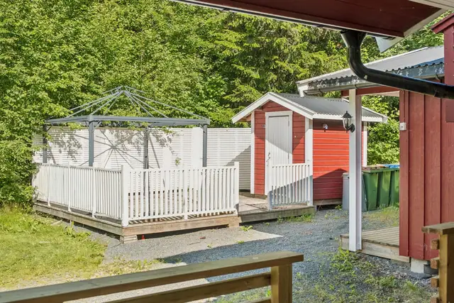 Charming detached house by the beautiful Skjækerfossen waterfall. Right next to fine areas for hunting, fishing and outdoor life. — image 6