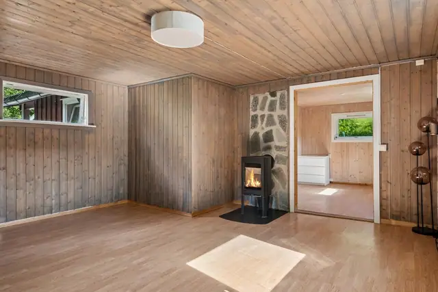 Charming detached house by the beautiful Skjækerfossen waterfall. Right next to fine areas for hunting, fishing and outdoor life. — image 7