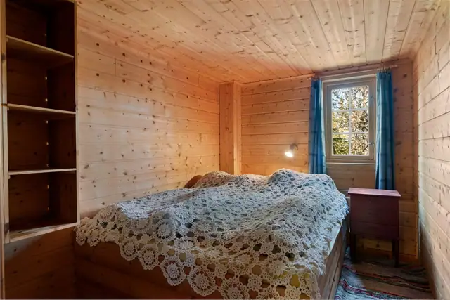 2 soverom med plass for dobbelseng.