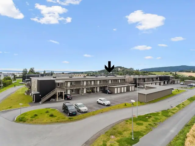 Nyere 3-roms leilighet i 2.etasje på Nestvold. Utvendig bod.