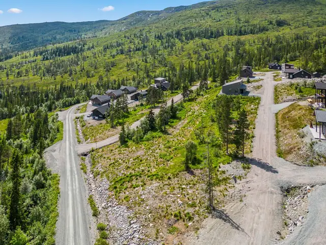 Det er totalt 4 tomter som skal selges, så ta kontakt for å få en gjennomgang.