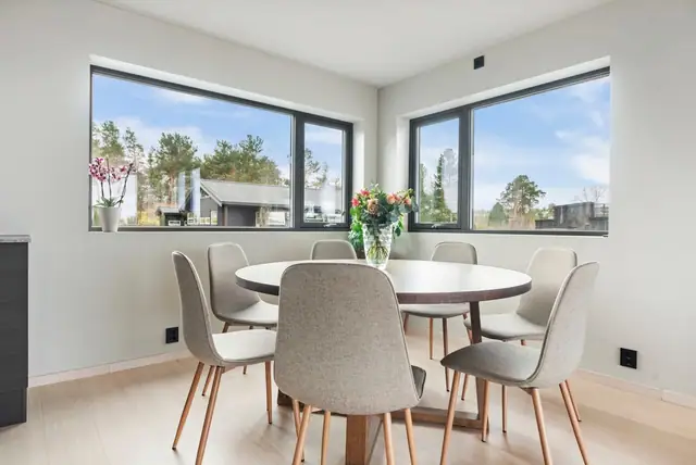 Ny & moderne enebolig fra 2023. Fantastisk utsikt & svært gode solforhold. Utleie. Carport. — bilde 11