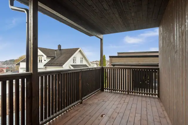 Veranda.