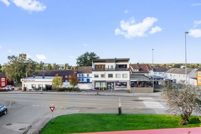 Fenomenale sol- og utsiktsforhold fra terrassen på loftet.