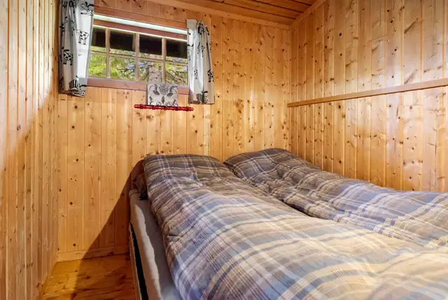 Superb family cabin near Risvatnet, part of a wonderful recreation area with good hunting! — image 17