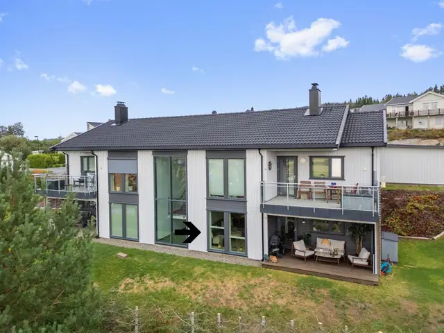 Strøken 3-roms leilighet med carport i vakre Leklemsåsen!