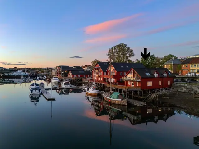 Sjøgata 15, Levanger i blåtimen